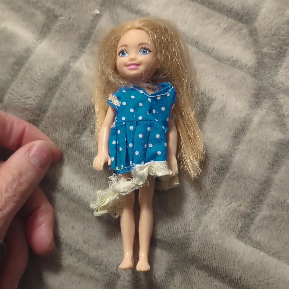 5 Mattel Barbie Chelsea, Stacie‎ dolls and accessories